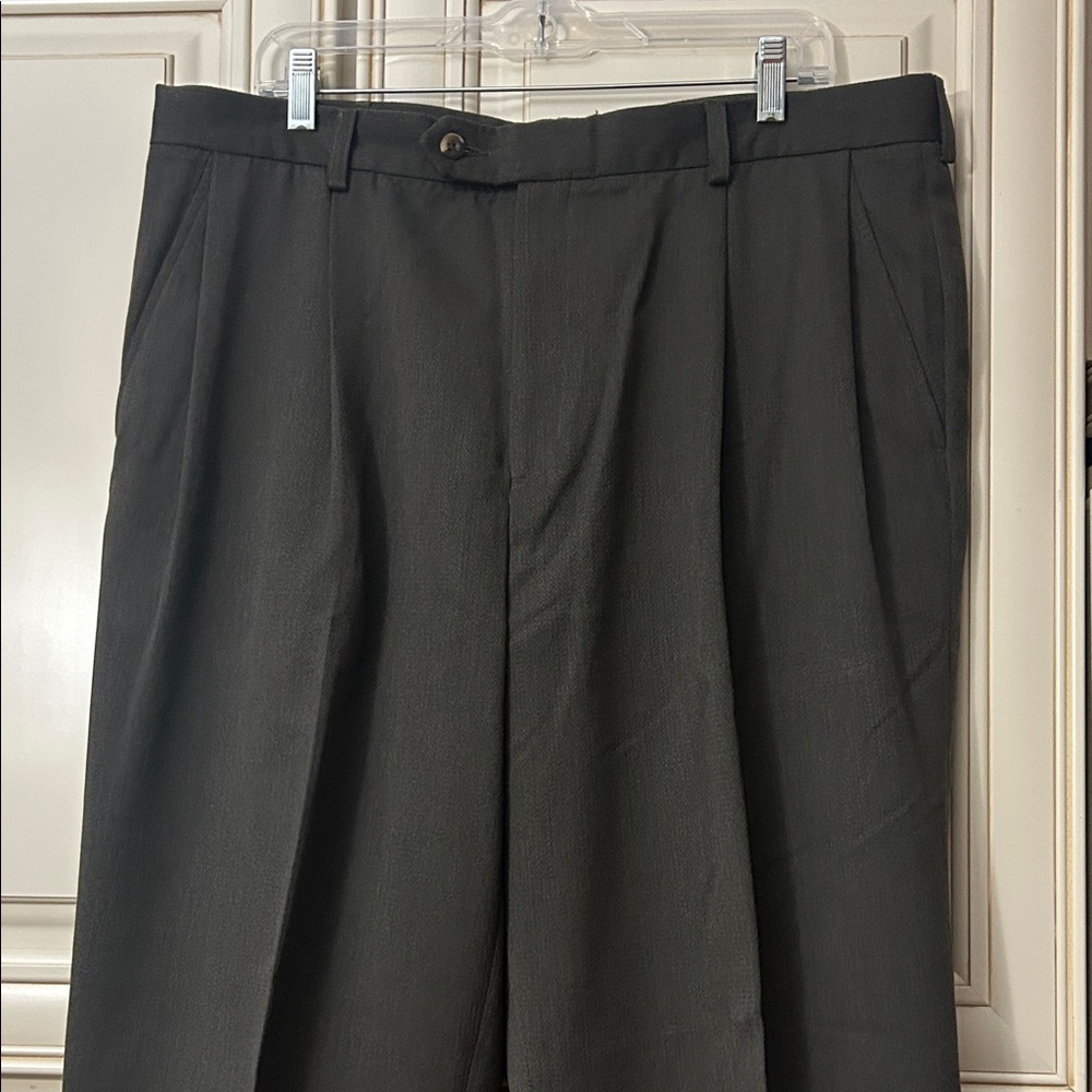Izod Men's Dark Gray Dress Pants